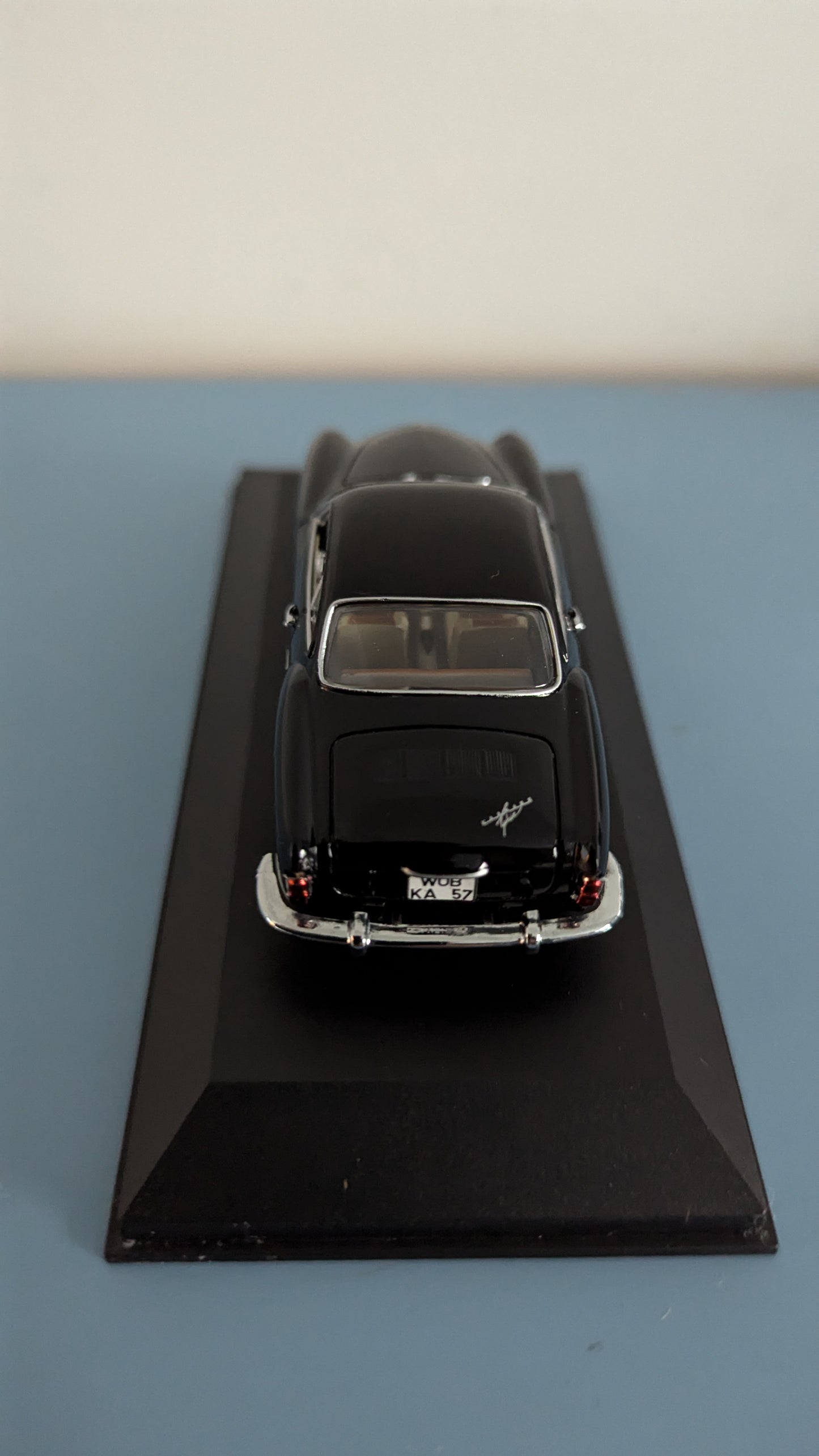 MiniChamps - Karmann Ghia Coupe (Alkuperäisessä Paketissa)