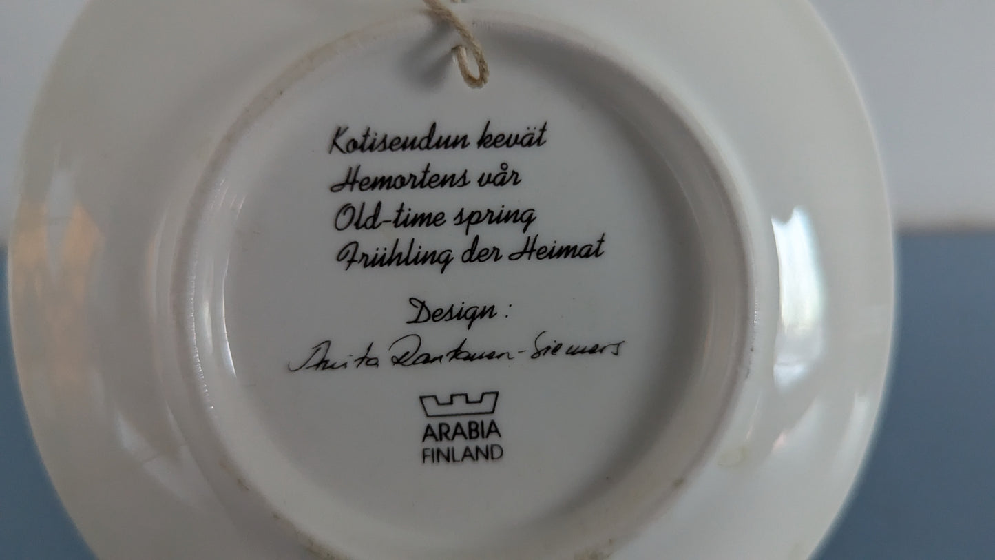 Arabia Kotiseudun Kevät Seinälautanen (Anita Rantanen-Siewers)