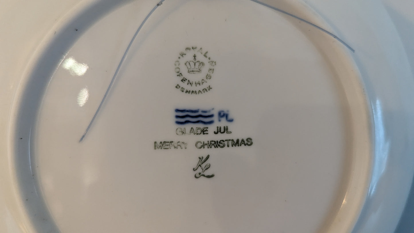 Royal Copenhagen - Merry Christmas Joululautanen 1983 (Kaj Lange)