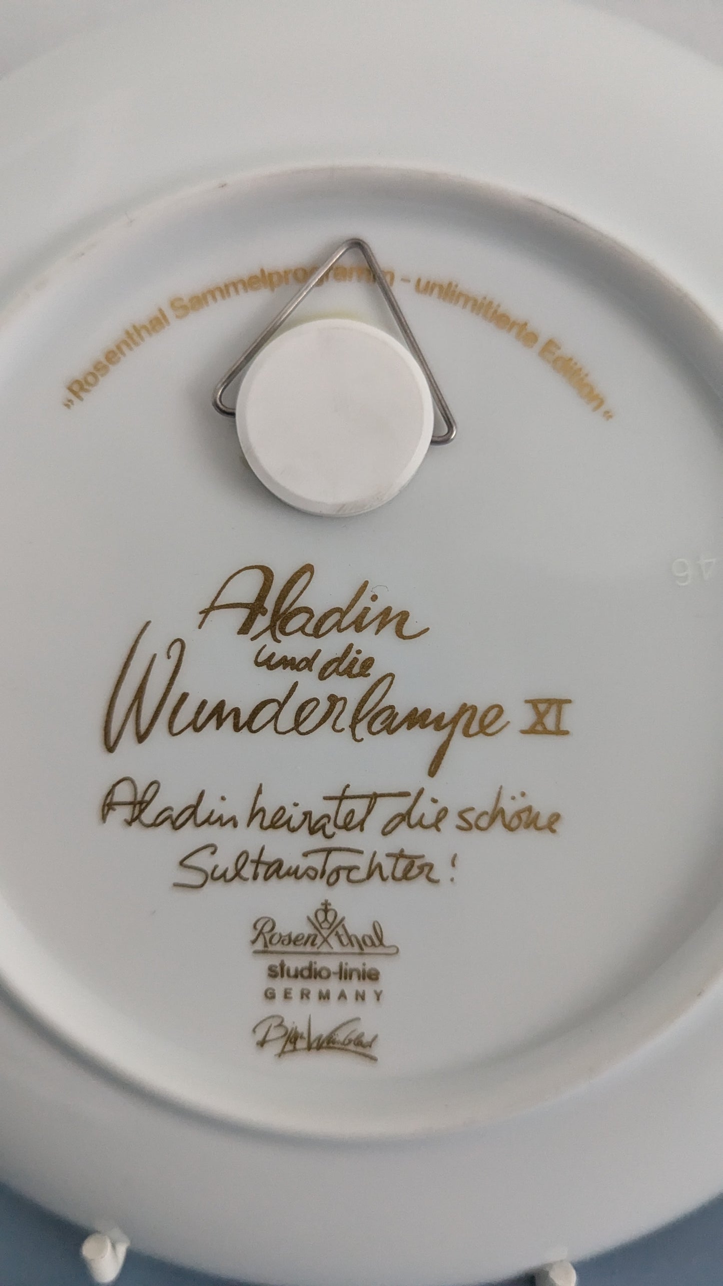 Rosenthal - Aladdin XI Seinälautanen (1983, Björn Wiinblad)