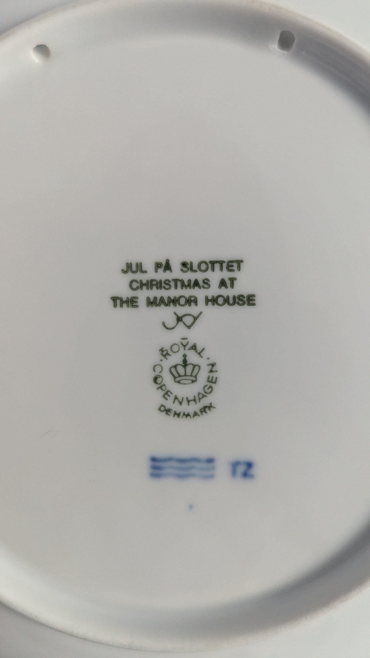 Royal Copenhagen - Christmas At The Manor House Joululautanen 1995