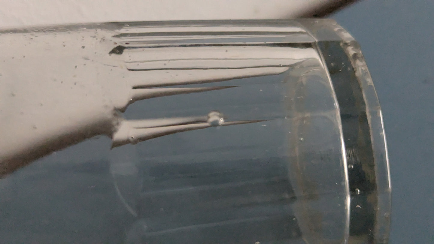 Riihimäen Lasi - !930-luvun Juomalasi (Pohjassa Teksti Riihimäki)