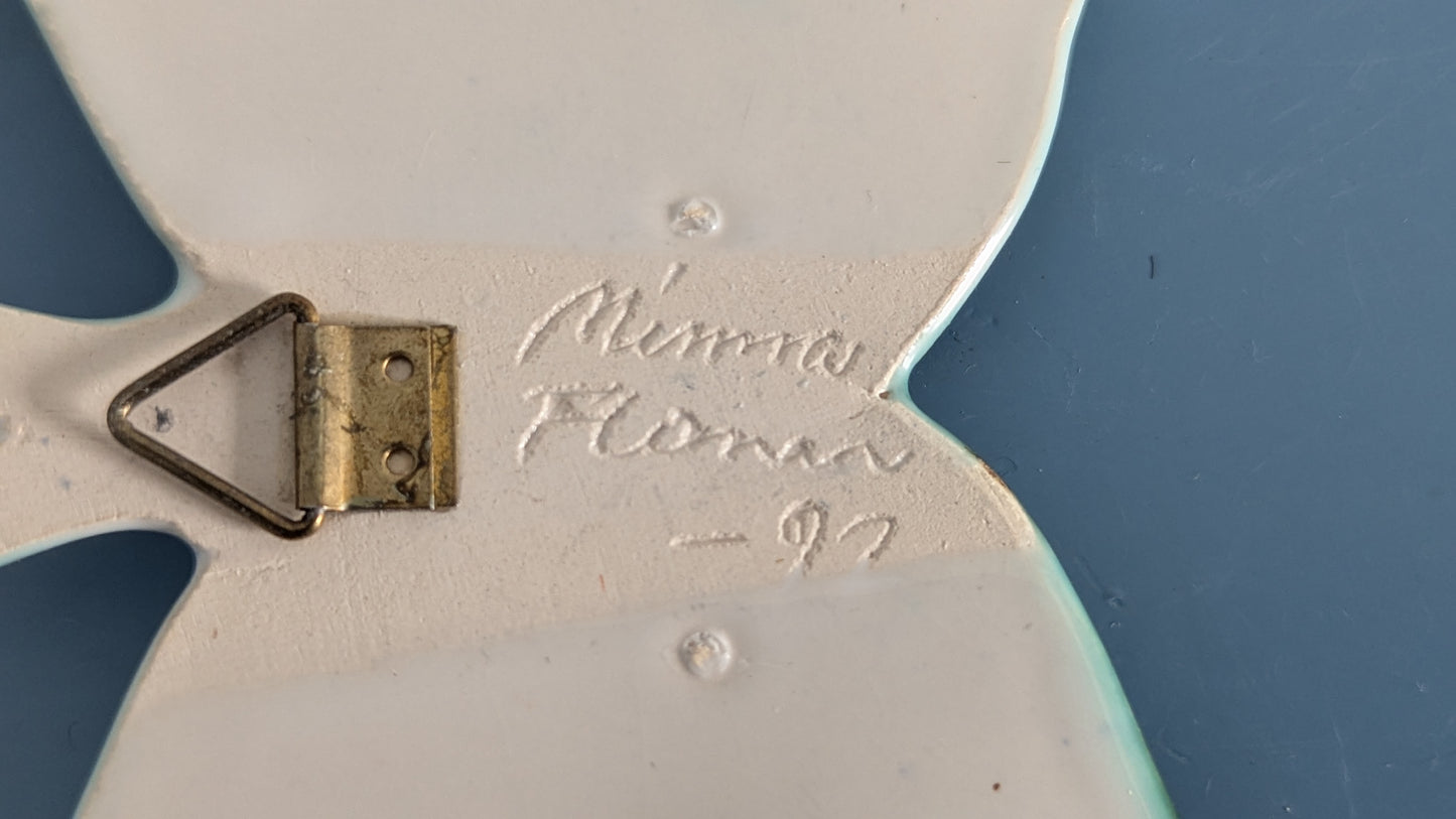 Minna Floman - Perhonen (1992, Lasitettu Keramiikka, Signeerattu)