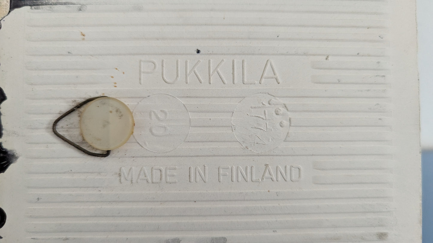 Pukkila - Käsityöläismäki Turku Seinälaatta (Sign. Henrik Tikkanen)