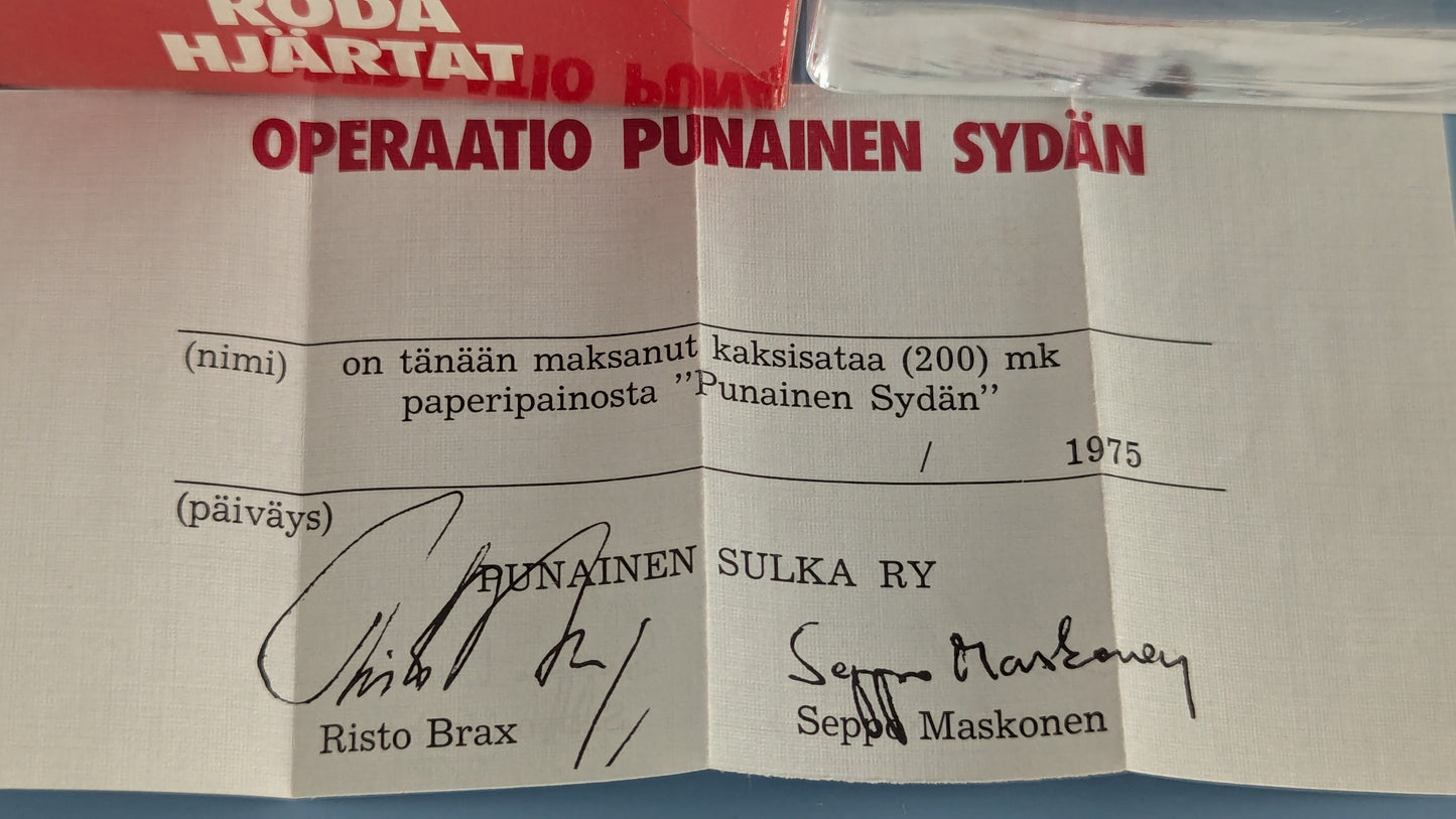 Riihimäen Lasi Punainen Sydän Paperipaino (1975)