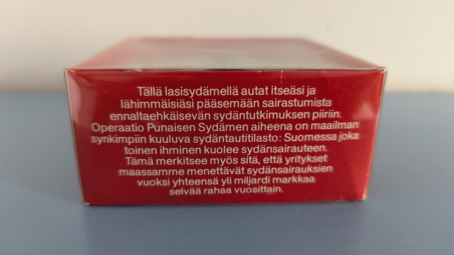 Riihimäen Lasi Punainen Sydän Paperipaino (1975, Alkuperäisessä Paketissa)