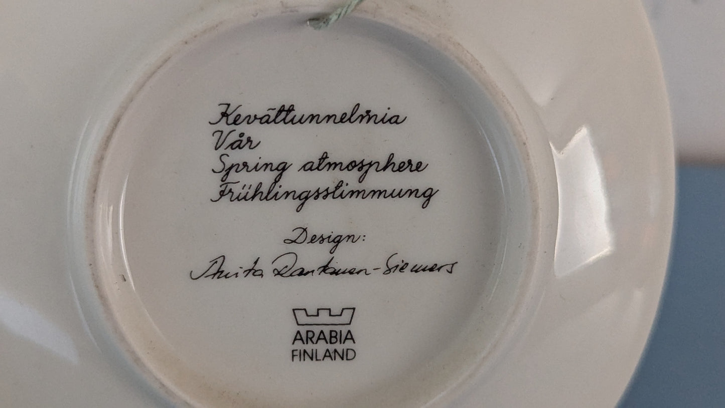 Arabia Kevättunnelmia Seinälautanen (Anita Rantanen-Siewers)