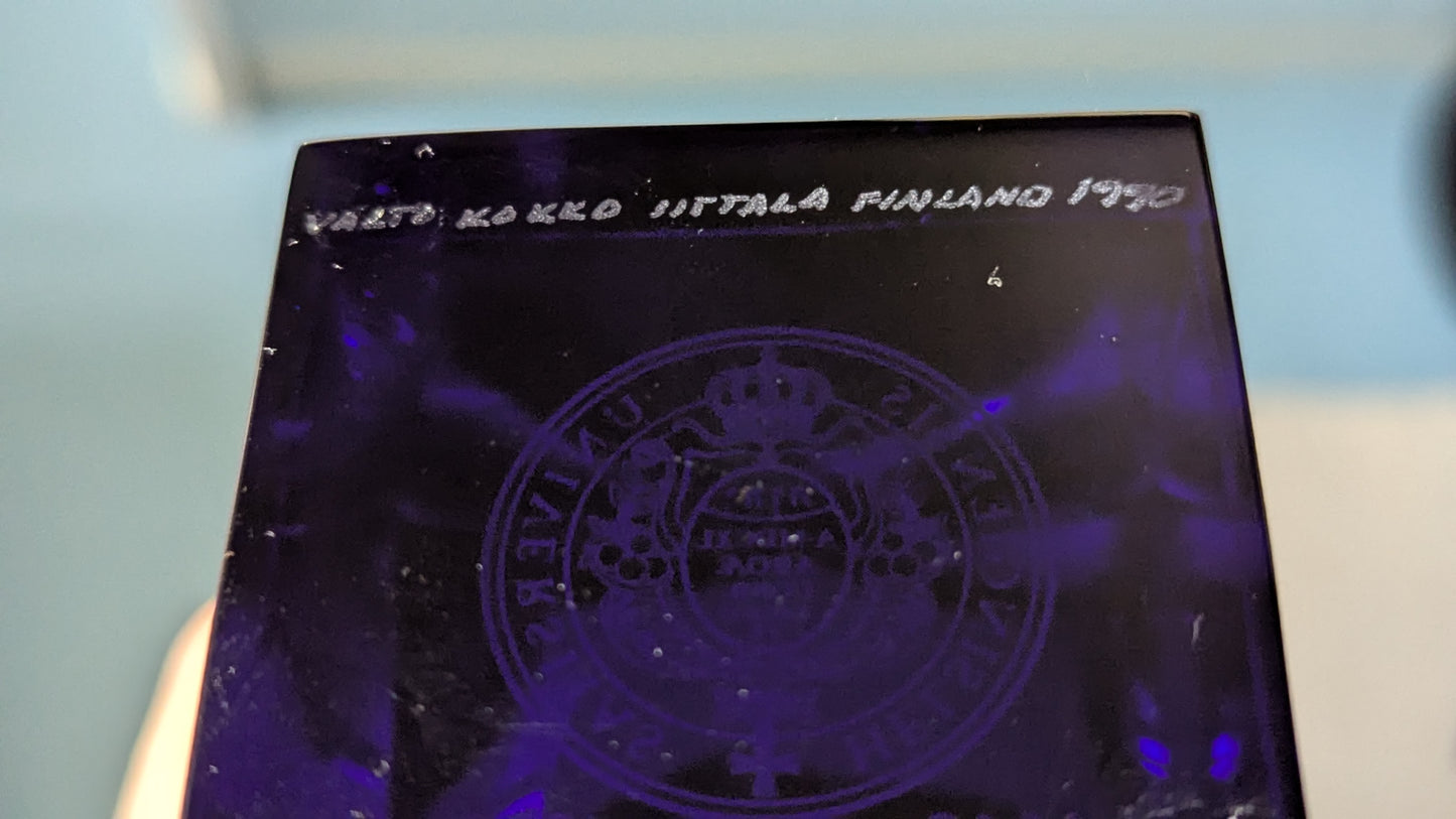 Iittala - Helsingin Yliopisto 350-Vuotta Paperipaino (1990, Sign. Valto Kokko)