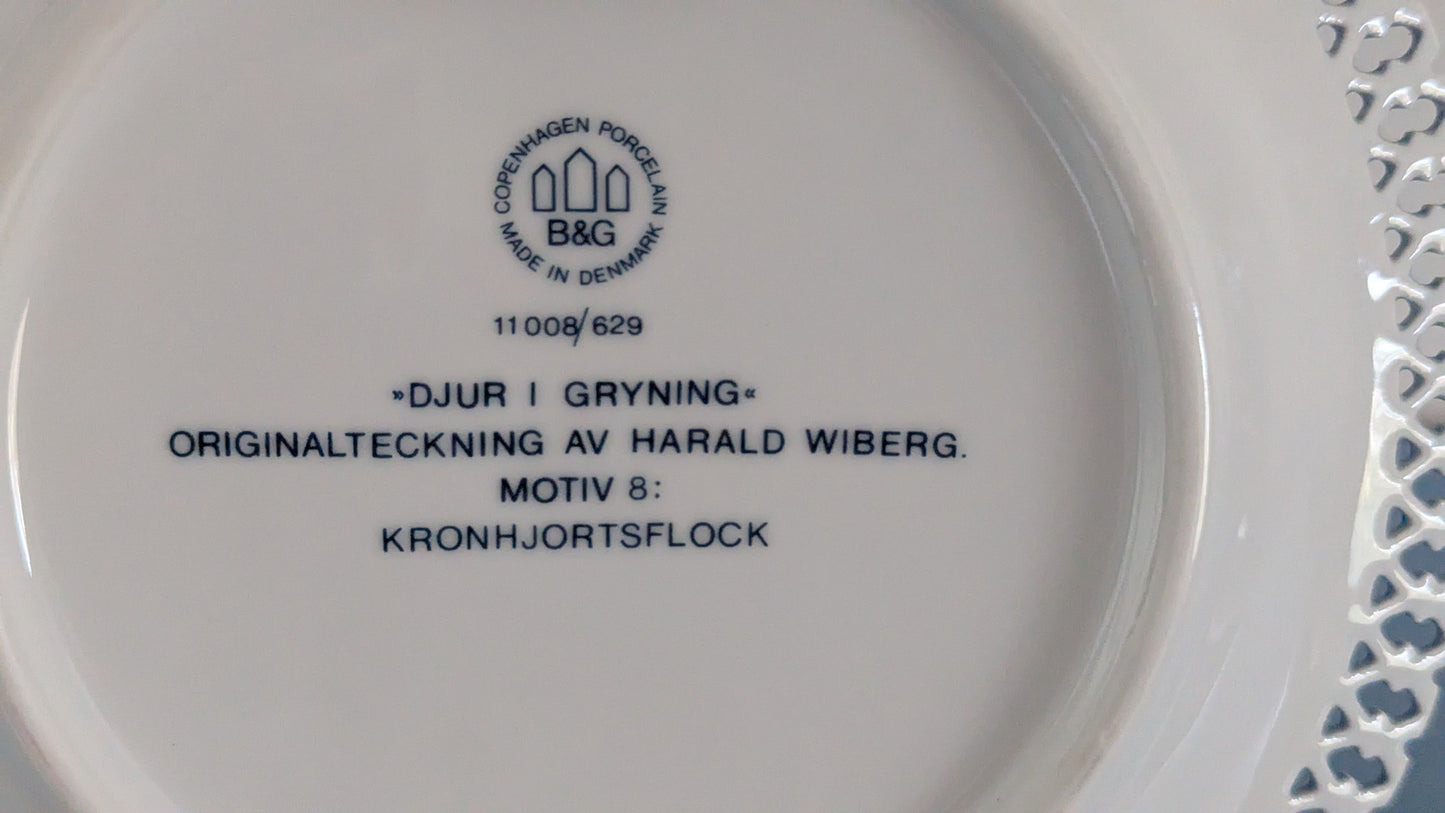 Bing & Grondahl Eläimiä Aamunkoitteessa - Metsäkauriiden Lauma Seinälautanen