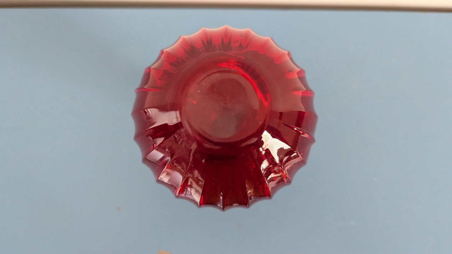 Leonardo - Rubiininpunainen Maljakko (Tarra Paikalla)