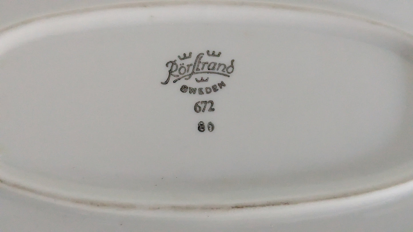 Rörstrand - Soikea Tarjoiluvati / Vati (Halkaisija: 36cm x 24cm)