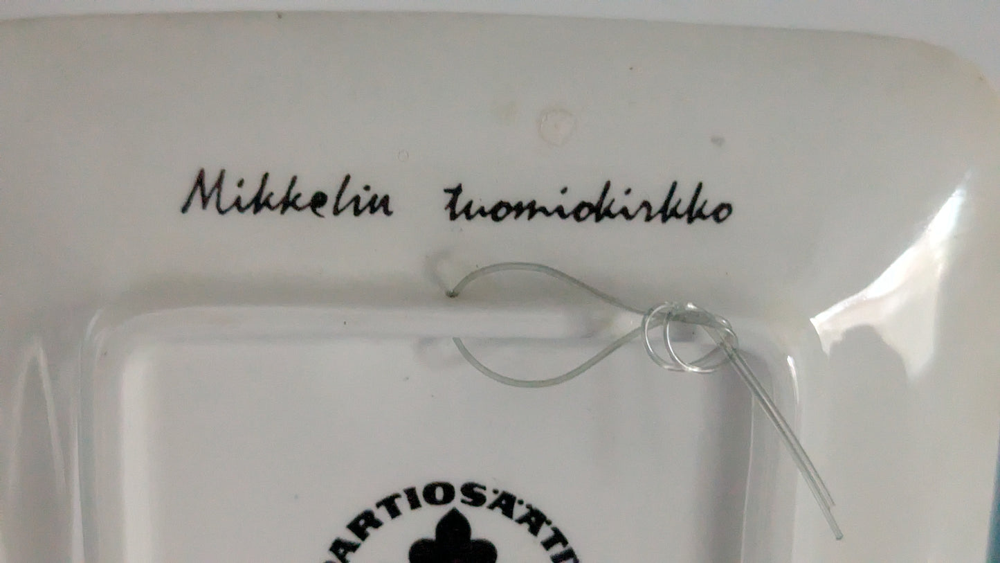 Arabia Mikkelin Tuomiokirkko Seinälautanen (1970, Henrik Tikkanen)