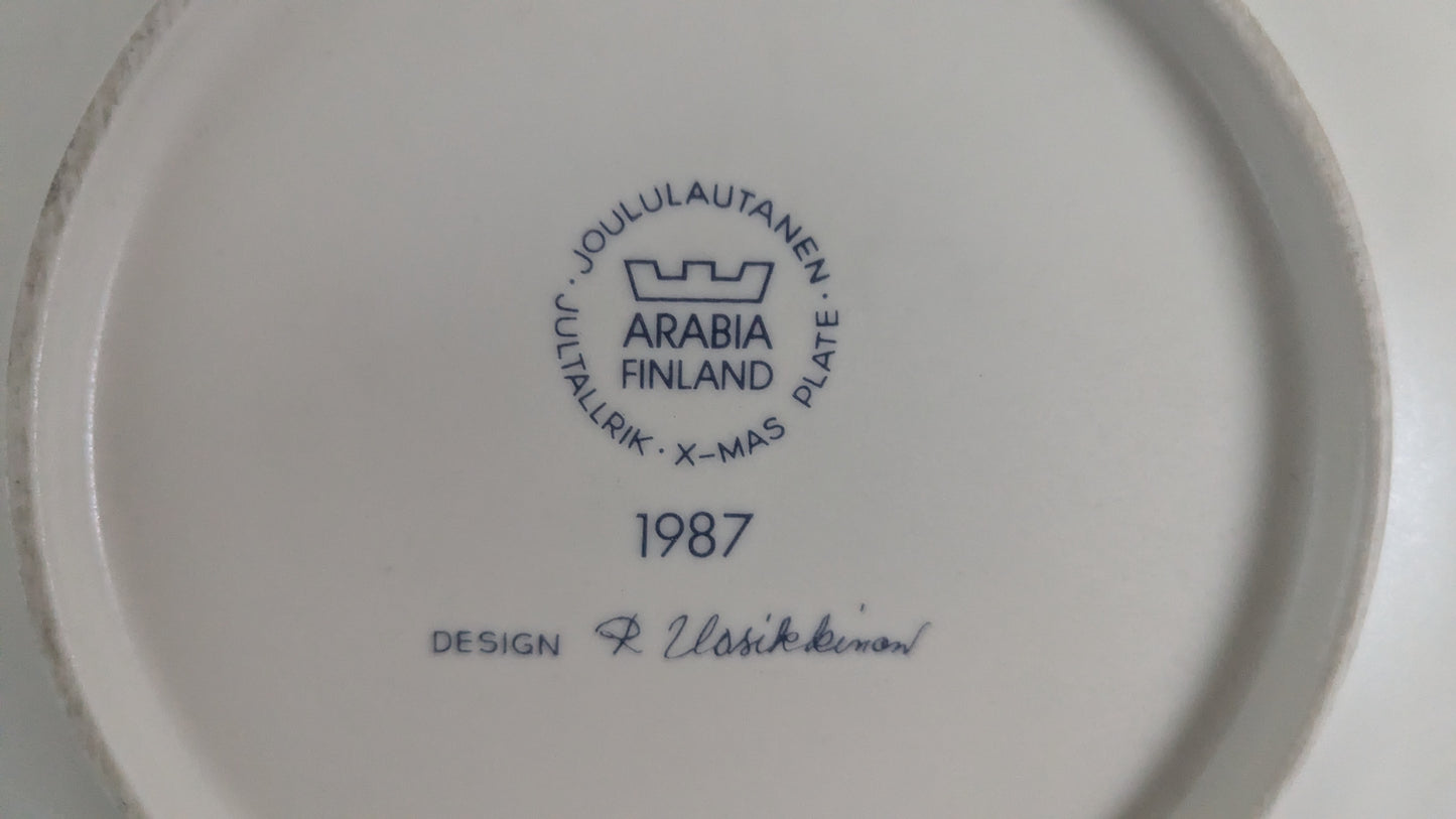 Arabia Joululautanen 1987 (Raija Uosikkinen)