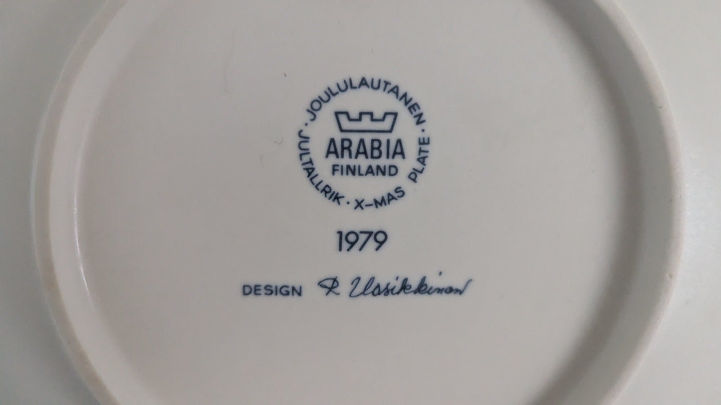 Arabia Joululautanen 1979 (Raija Uosikkinen)