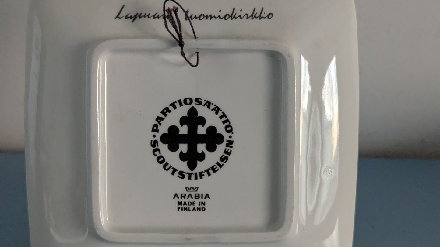 Arabia Lapuan Tuomiokirkko Seinälautanen (1966, Henrik Tikkanen)