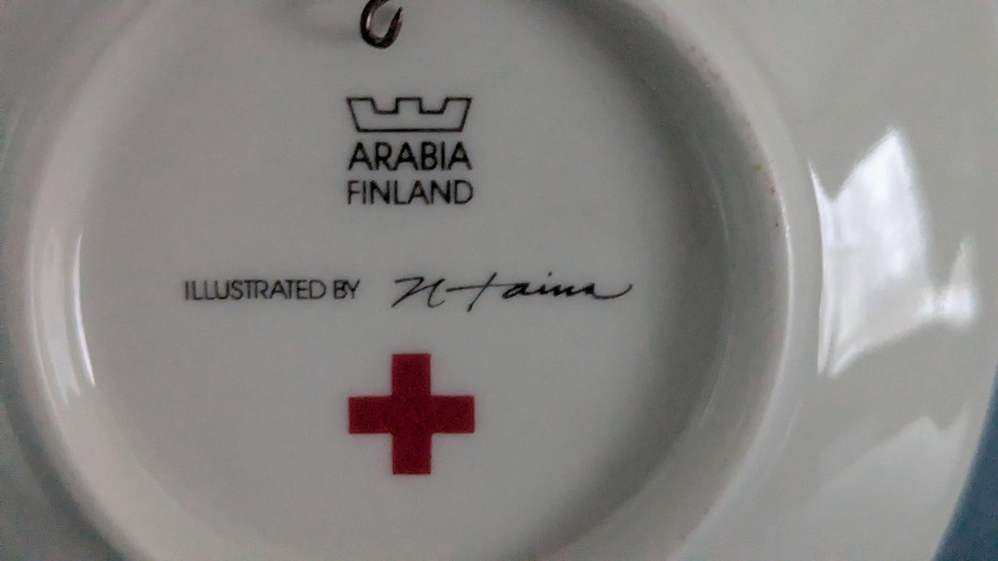 Arabia Uppo-Nalle Seinälautanen (Hanna Taina)