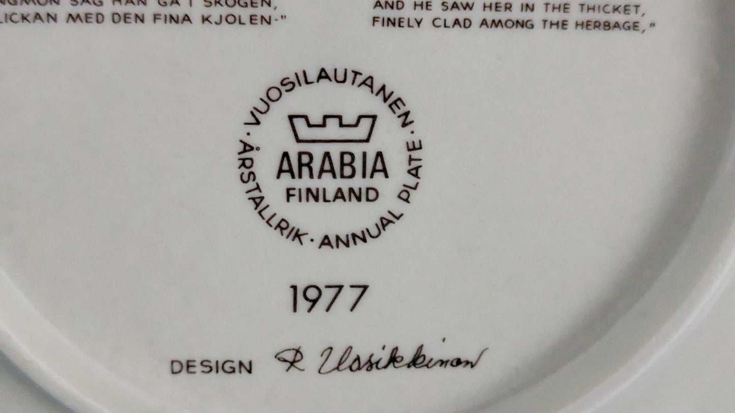 Arabia Kalevala Vuosilautanen 1977 (Raija Uosikkinen)
