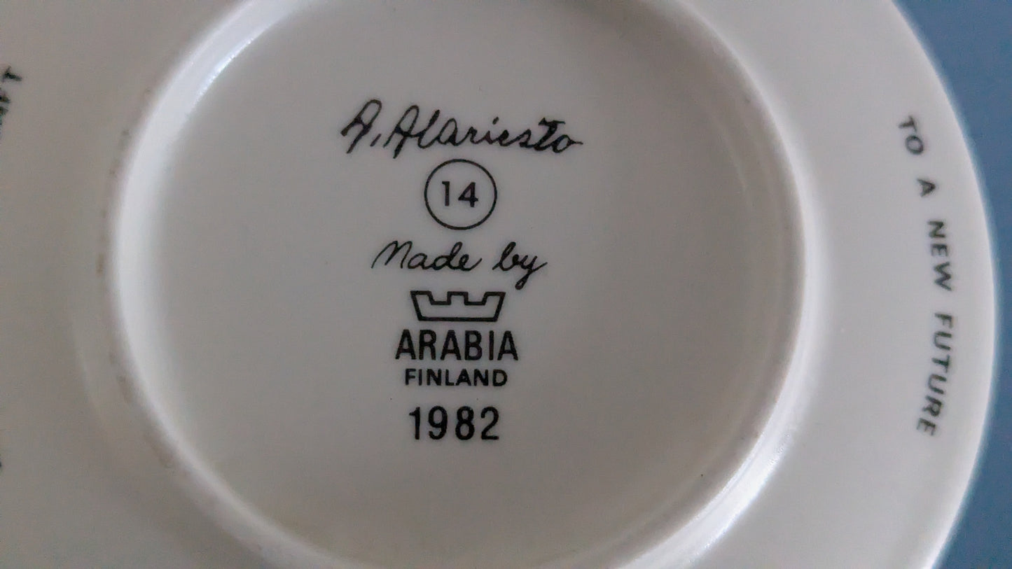 Arabia - Uuteen Tulevaisuuteen Seinälautanen (1982, Andreas Alariesto)
