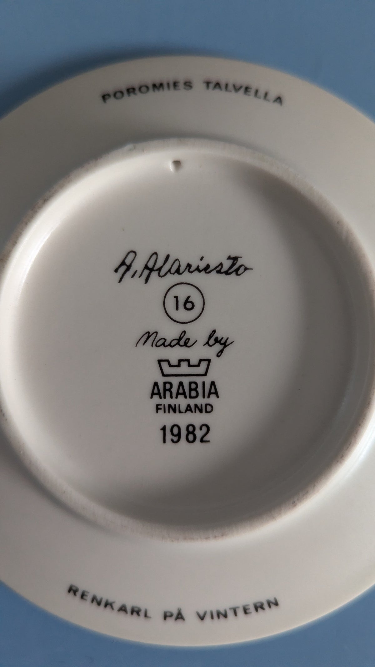 Arabia Poromies Talvella Seinälautanen (1982, Andreas Alariesto)