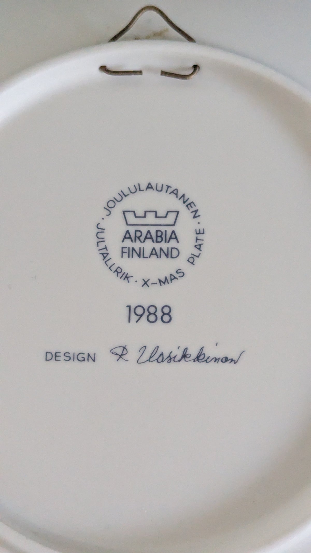 Arabia Joululautanen 1988 (Raija Uosikkinen)