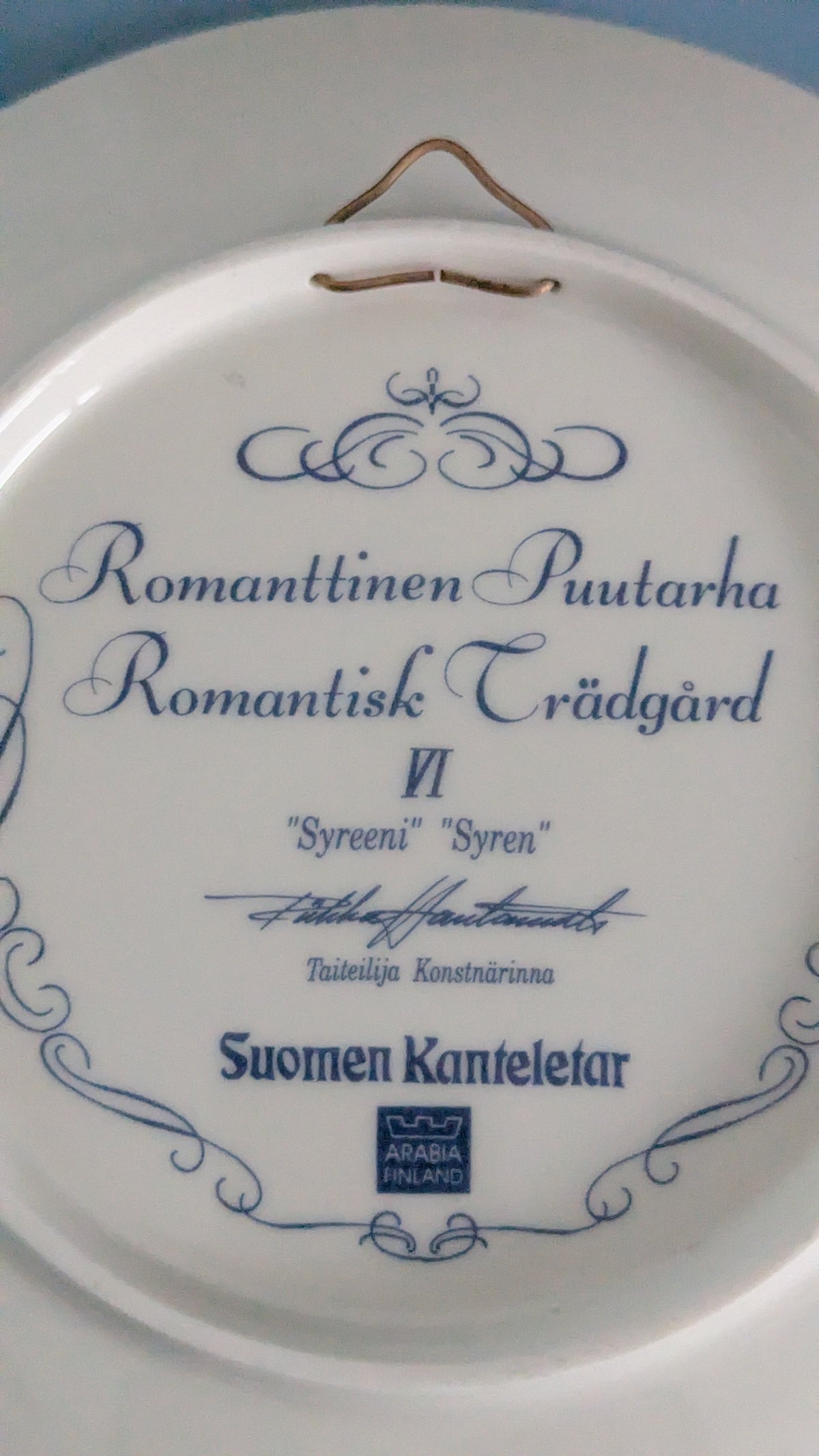 Arabia Romanttinen Puutarha - Syreeni Seinälautanen (Riikka Hautamäki)