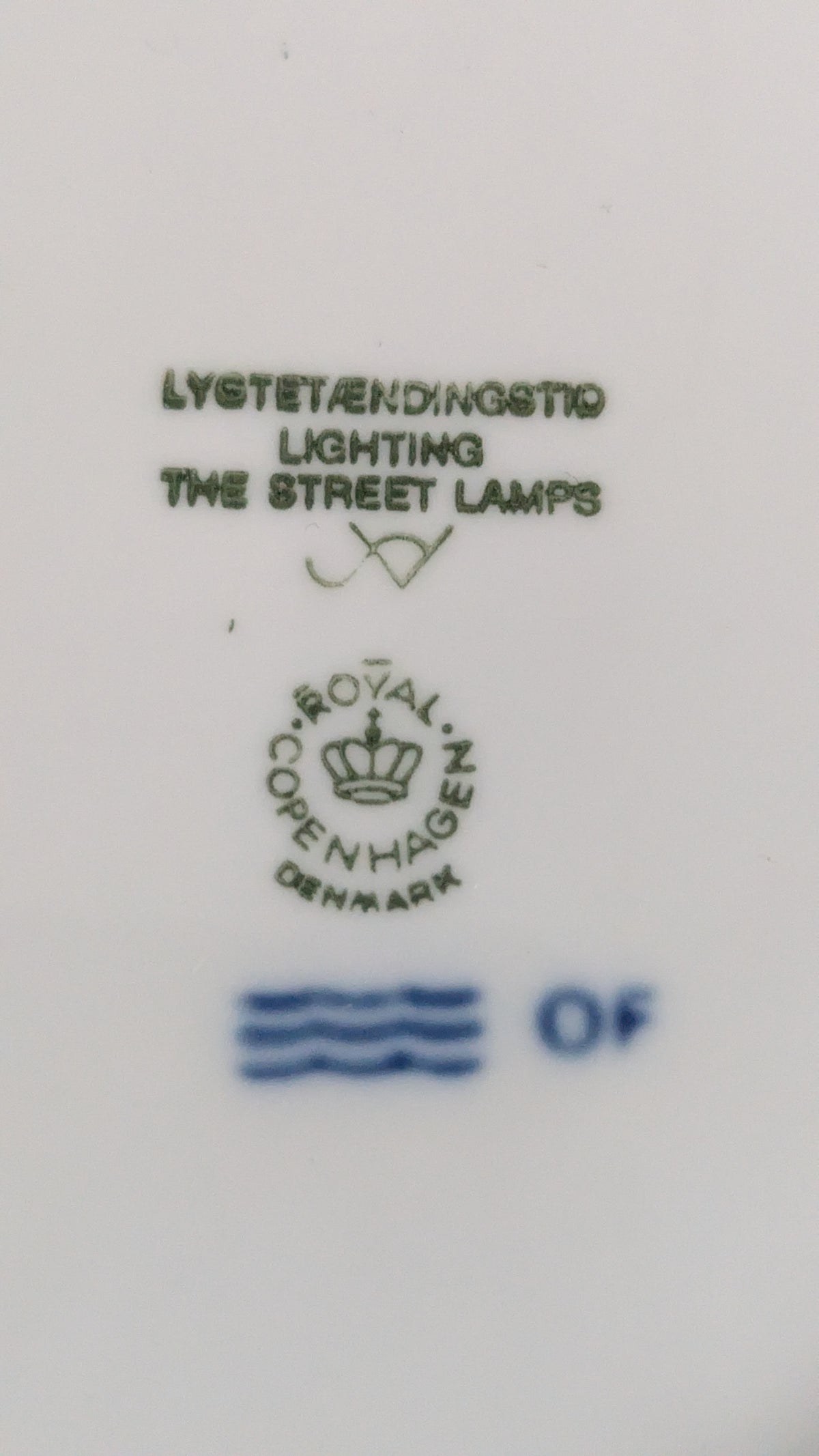 Royal Copenhagen Lighting The Street Lamps Joululautanen 1996 (Sven Vestergaard)
