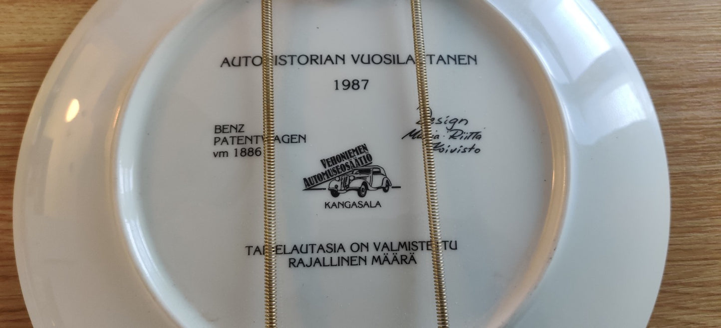 Autohistorian Vuosilautanen 1987 (Maija-Riitta Koivisto)