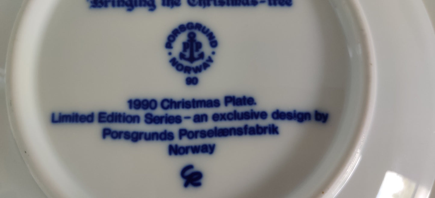 Porsgrund - Bringing the Christmas-tree / Joulukuusen Haku Seinälautanen 1990