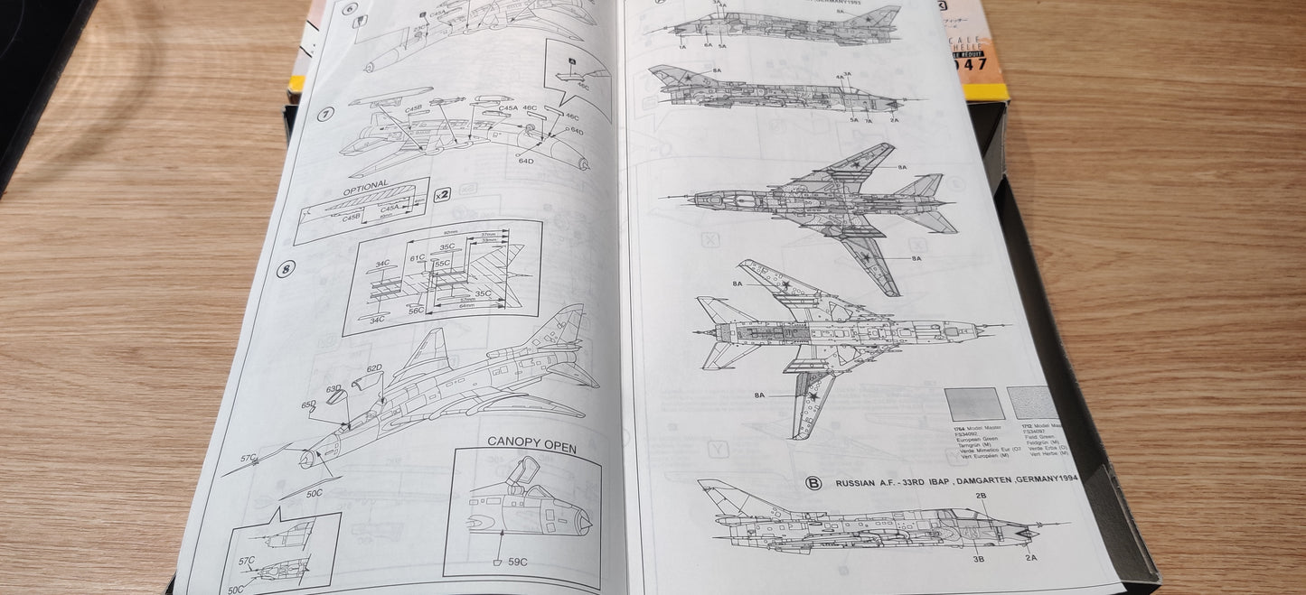 Italeri - Sukhoi SU-22 UM-3K + 2kpl Lisäosia (1995)