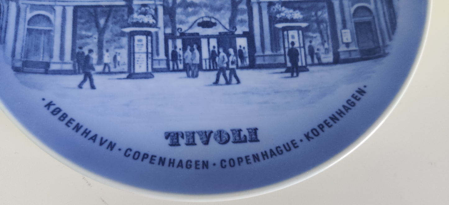 Royal Copenhagen Tivoli Seinälautanen (1969-1973, Kaj Lange)