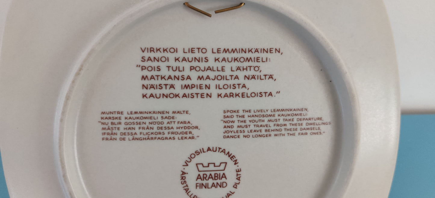 Arabia Kalevala Vuosilautanen 1983 (Raija Uosikkinen)