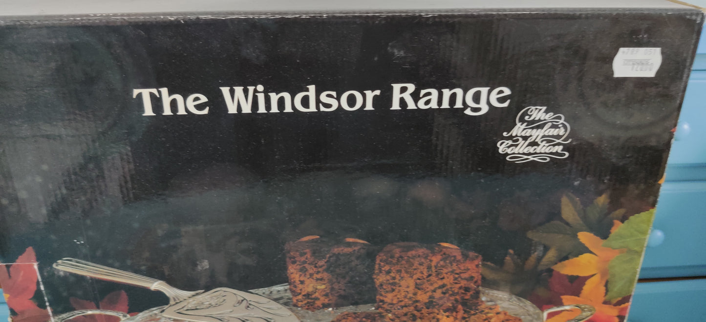 The Windsor Range - Mayfair Jalallinen Kakkulautanen (Alkuperäisessä Paketissa)