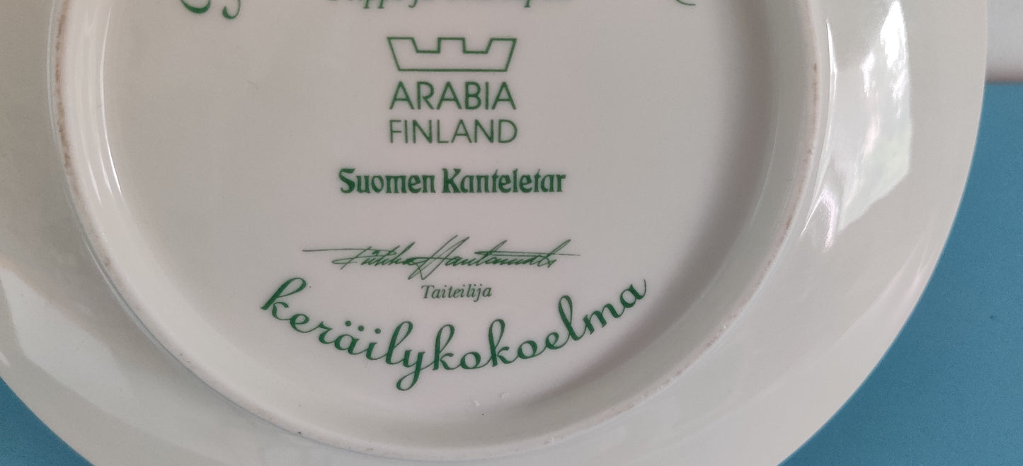 Arabia Neljä Vuodenaikaa, Kesä Peippo ja Omenapuu Seinälautanen