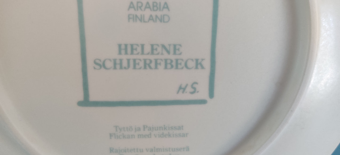 Arabia Tyttö ja Pajunkissat Seinälautanen (Helene Schjerfbeck)