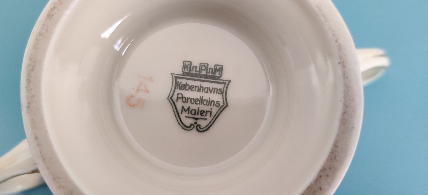 Kobenhavns Porcellains Maleri / KPM - Kahvikannu ja Sokerikko