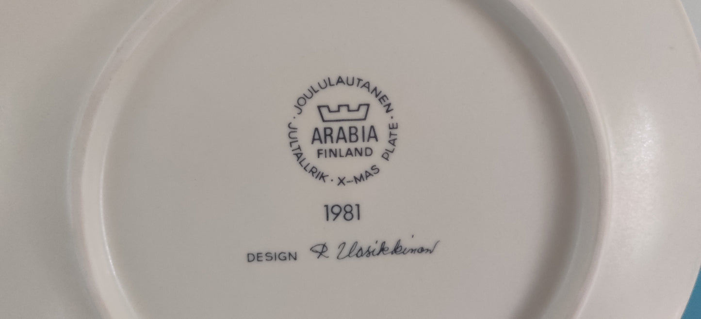 Arabia Joululautanen 1981 (Alk. Paketissa, Raija Uosikkinen)