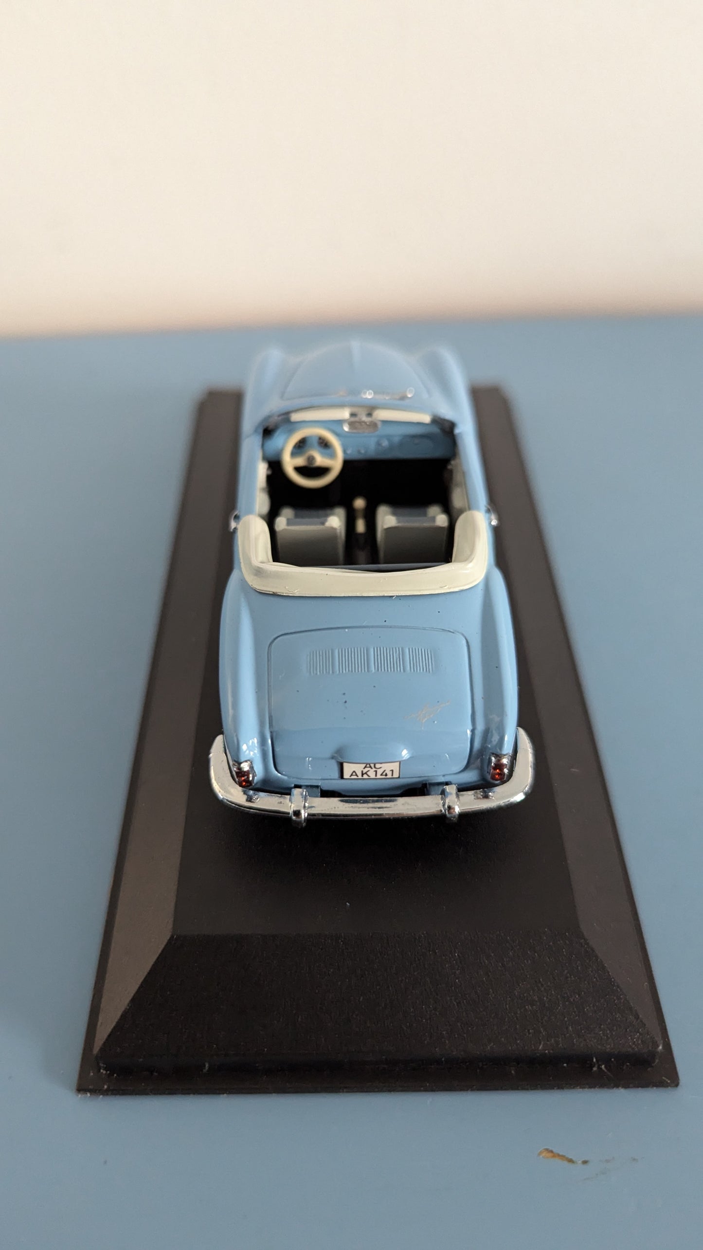 MiniChamps - Karmann Ghia Cabriolet (Alkuperäisessä Paketissa)