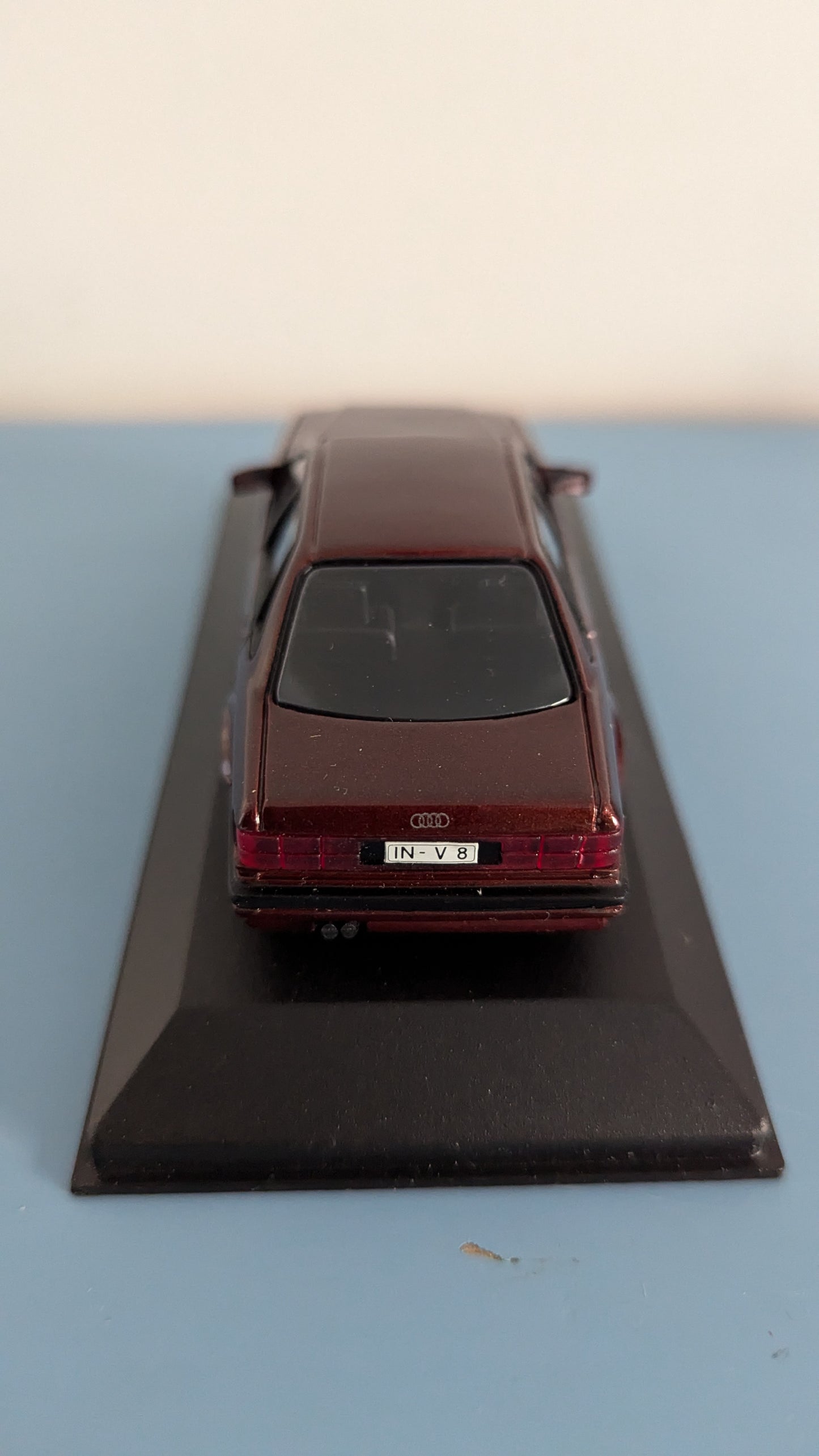 MiniChamps - Audi V8 Quattro Streetcar / Cayenne Met. (Alk. Paketissa)