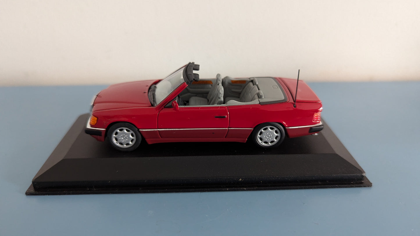 MiniChamps - Mercedes-Benz 300 CE-24 Cabriolet (Alkuperäisessä Paketissa)