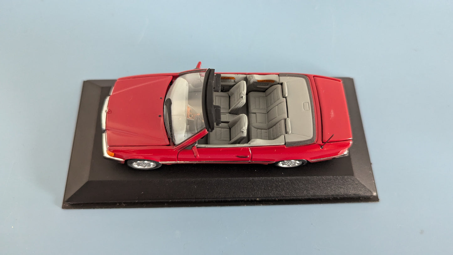 MiniChamps - Mercedes-Benz 300 CE-24 Cabriolet (Alkuperäisessä Paketissa)