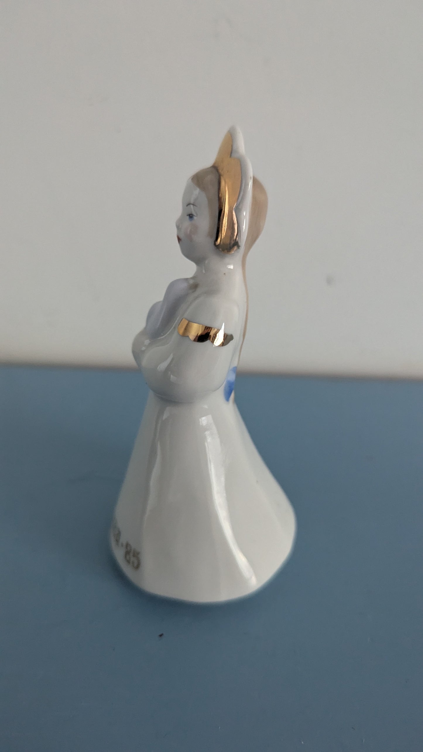 Dulevo - Tyttö ja Kyyhky Figuuri (1985)