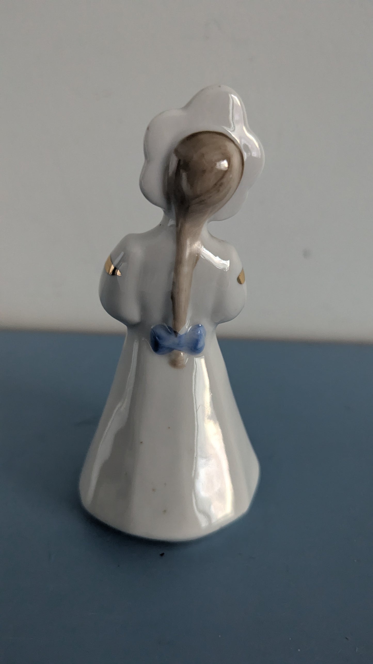 Dulevo - Tyttö ja Kyyhky Figuuri (1985)