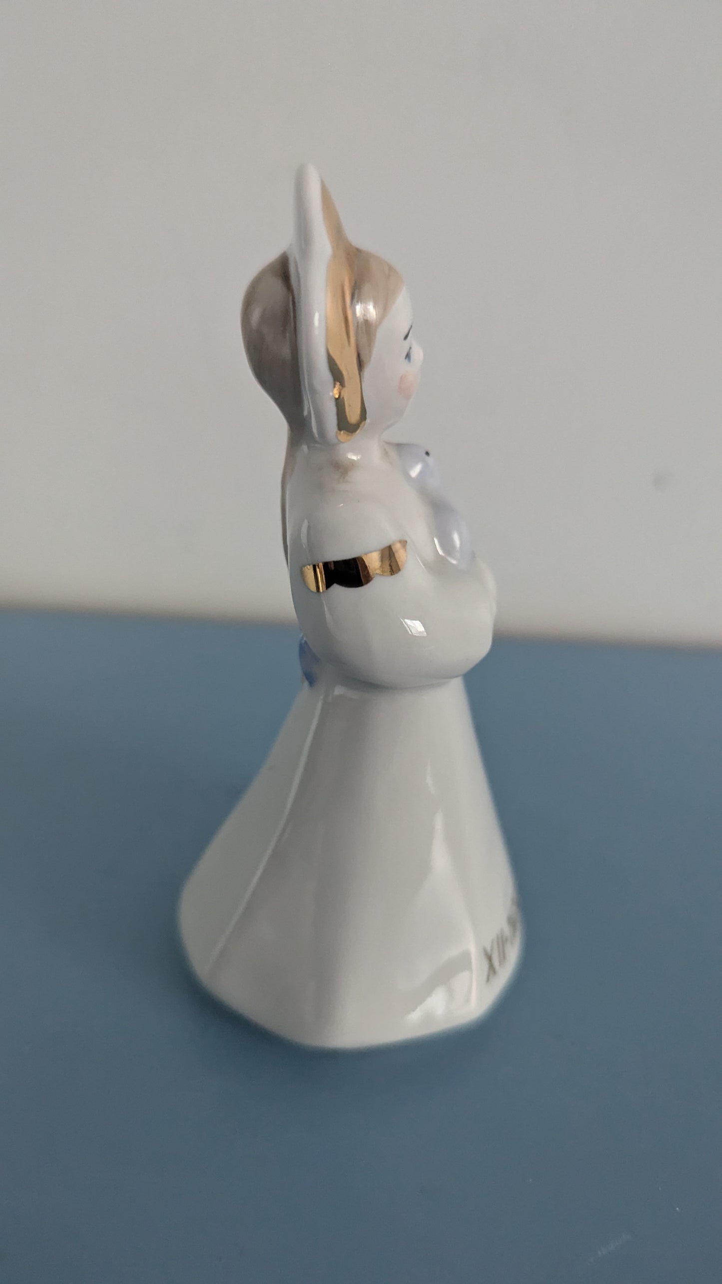 Dulevo - Tyttö ja Kyyhky Figuuri (1985)