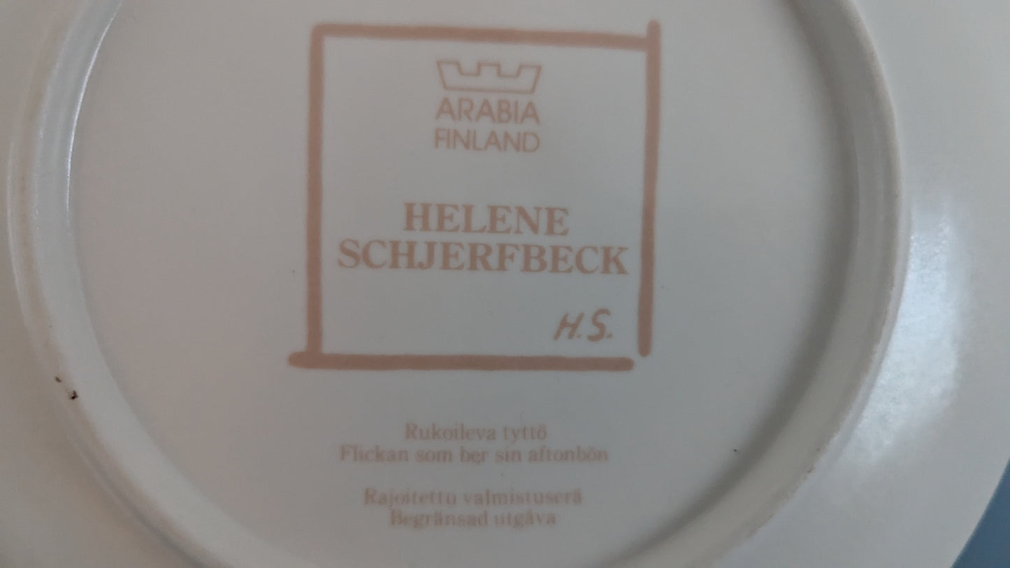 Arabia Rukoileva Tyttö Seinälautanen (Helene Schjerfbeck)