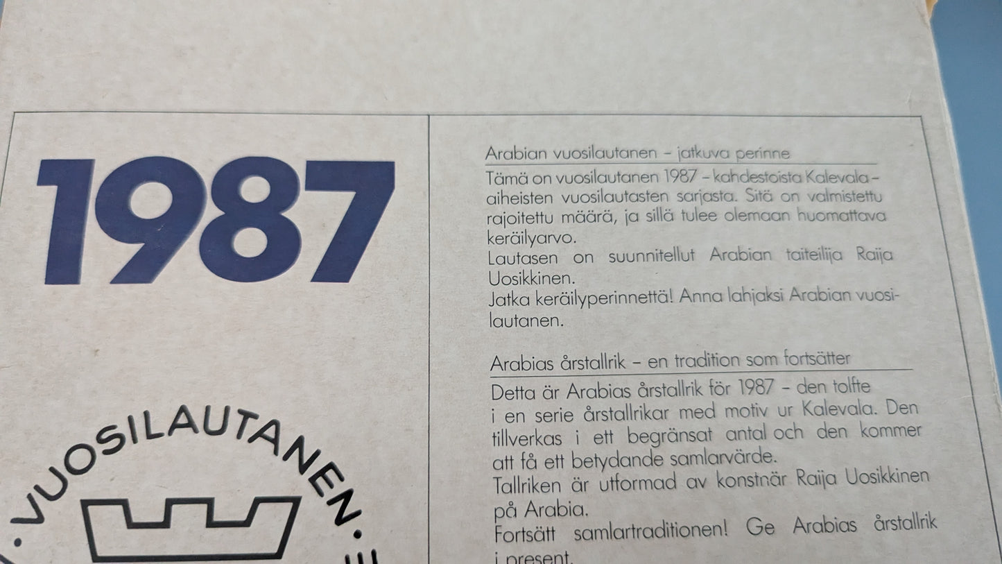 Arabia Kalevala Vuosilautanen 1987 (Alkuperäisessä Paketissa, Raija Uosikkinen)