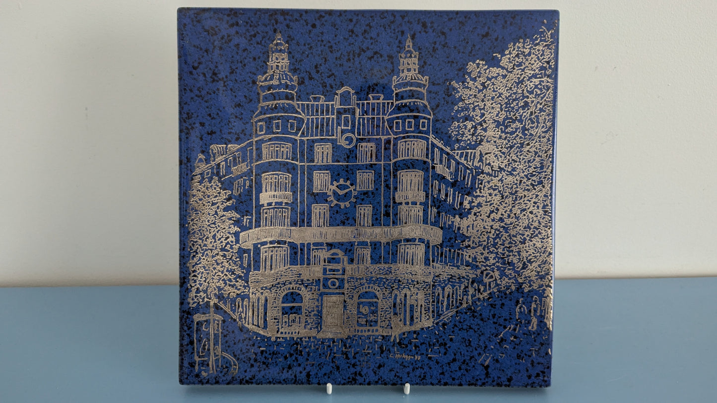 Gustavsberg - Carlbergin Talo / LO-Linna Seinälaatta (1977, C. Huhgg)