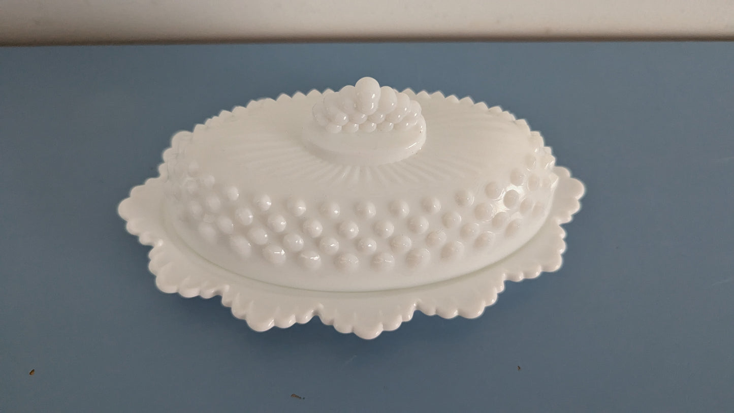 Fenton - 3777 Hobnail Milk Glass Voirasia (1957-1971)