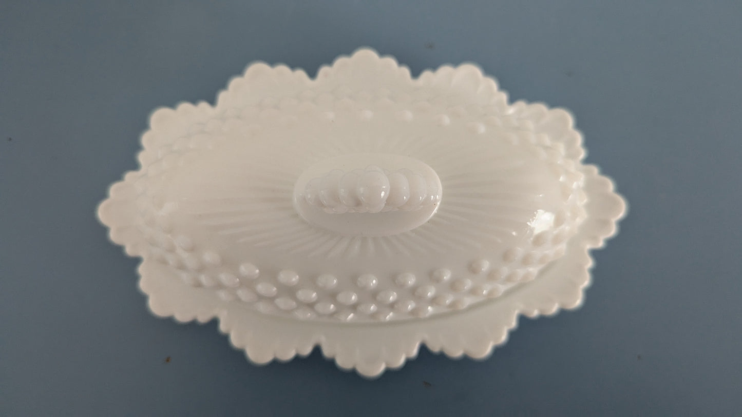 Fenton - 3777 Hobnail Milk Glass Voirasia (1957-1971)