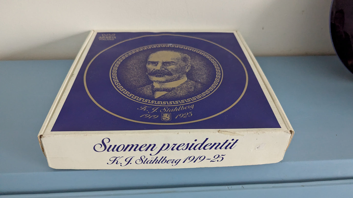 Arabia - Suomen Presidentit K.J. Ståhlberg Seinälautanen (1980, Alk. Paketissa)