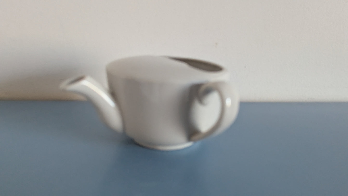 Arabia - Sairaansyöttökannu (1940-1970-luku)